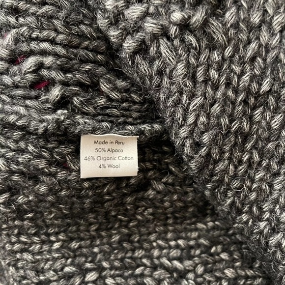 Indigenous Made In Peru Wool/Alpaca Sweater, Tasseled Hem, Size Medium, New - Picture 5 of 5